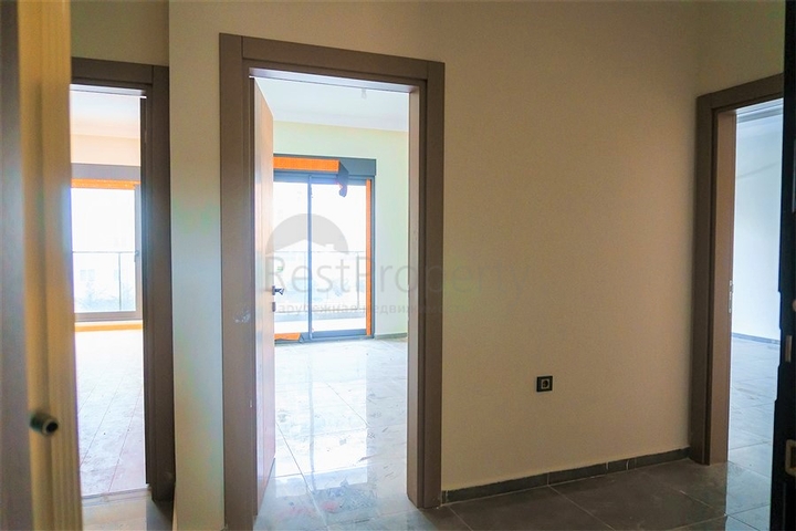 مجمع حديث فاخر - شقة غرفتين وصالة -قريبة من البحر - في محمودلار / الانيا 