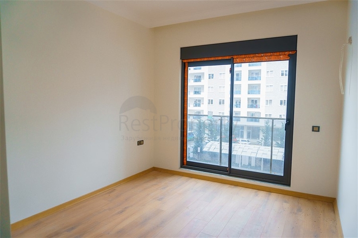 مجمع حديث فاخر - شقة غرفتين وصالة -قريبة من البحر - في محمودلار / الانيا 