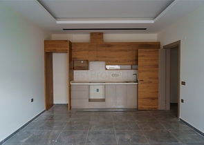 مجمع حديث فاخر - شقة غرفتين وصالة -قريبة من البحر - في محمودلار / الانيا 