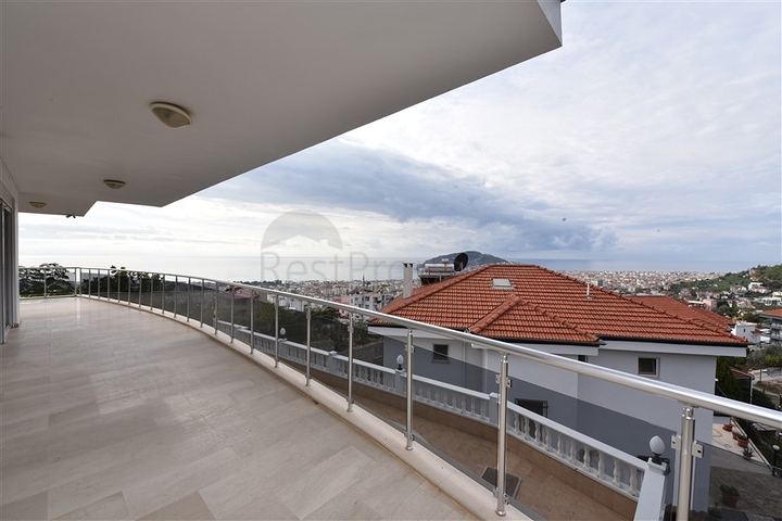 فيلا اطلالة بحر في الانيا - 5 غرف وصالة -مسبح خاص - في جيكجلي / الانيا 