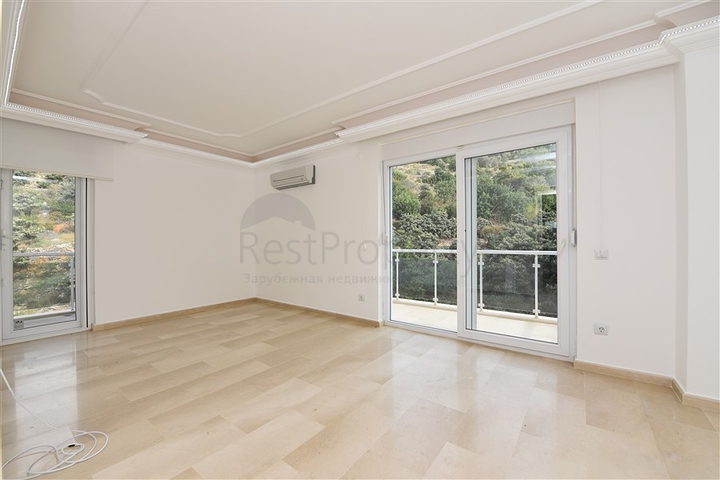 فيلا اطلالة بحر في الانيا - 5 غرف وصالة -مسبح خاص - في جيكجلي / الانيا 