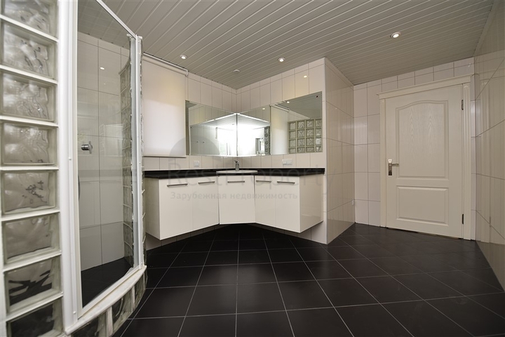 فيلا اطلالة بحر في الانيا - 5 غرف وصالة -مسبح خاص - في جيكجلي / الانيا 