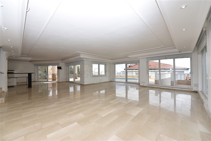 فيلا اطلالة بحر في الانيا - 5 غرف وصالة -مسبح خاص - في جيكجلي / الانيا 