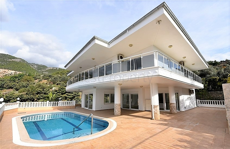 فيلا اطلالة بحر في الانيا - 5 غرف وصالة -مسبح خاص - في جيكجلي / الانيا 