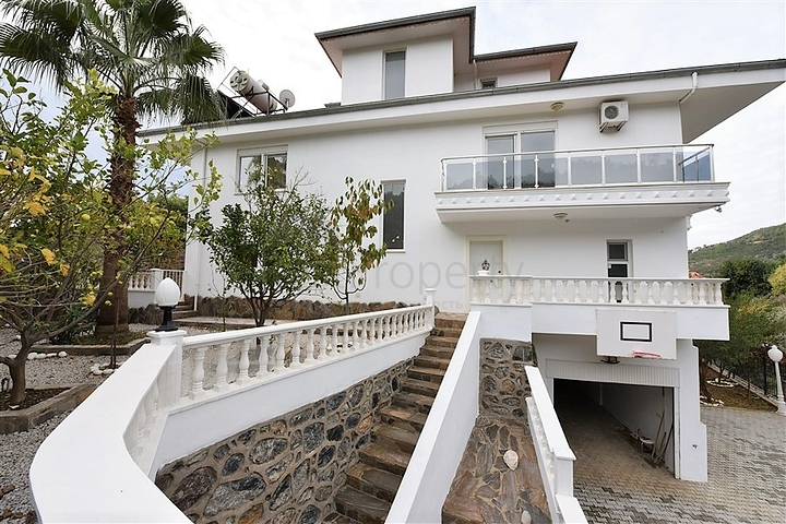 فيلا اطلالة بحر في الانيا - 5 غرف وصالة -مسبح خاص - في جيكجلي / الانيا 