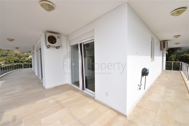 فيلا اطلالة بحر في الانيا - 5 غرف وصالة -مسبح خاص - في جيكجلي / الانيا 