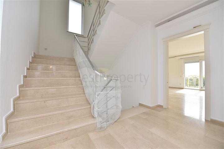 فيلا اطلالة بحر في الانيا - 5 غرف وصالة -مسبح خاص - في جيكجلي / الانيا 