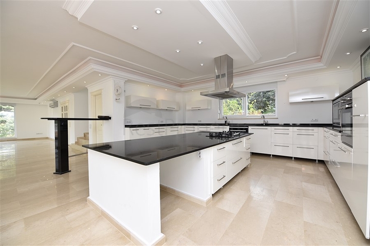 فيلا اطلالة بحر في الانيا - 5 غرف وصالة -مسبح خاص - في جيكجلي / الانيا 