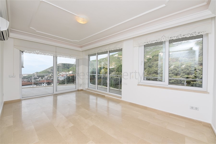 فيلا اطلالة بحر في الانيا - 5 غرف وصالة -مسبح خاص - في جيكجلي / الانيا 