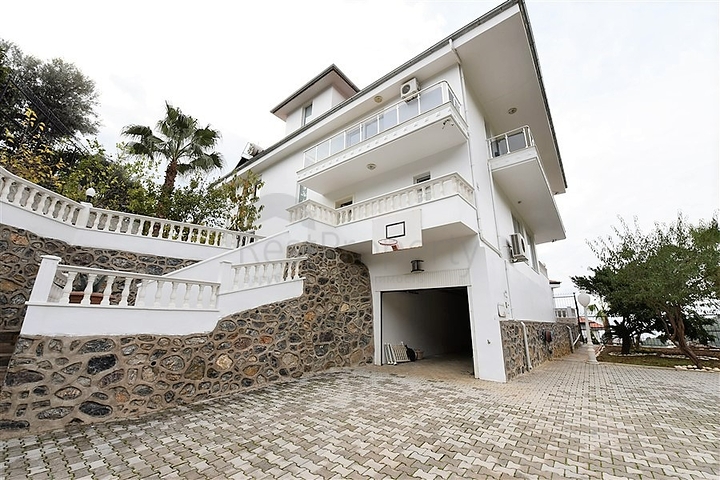 فيلا اطلالة بحر في الانيا - 5 غرف وصالة -مسبح خاص - في جيكجلي / الانيا 