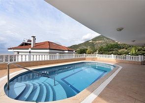 فيلا اطلالة بحر في الانيا - 5 غرف وصالة -مسبح خاص - في جيكجلي / الانيا 