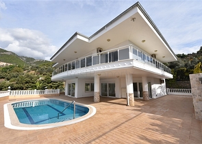 فيلا اطلالة بحر في الانيا - 5 غرف وصالة -مسبح خاص - في جيكجلي / الانيا 