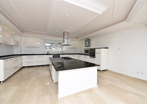 فيلا اطلالة بحر في الانيا - 5 غرف وصالة -مسبح خاص - في جيكجلي / الانيا 