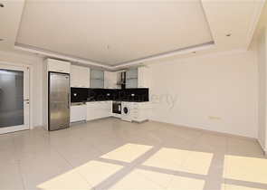 ضمن مجمع يضم كافة الخدمات -شقة غرفتين وصالة -في افسلار / الانيا 