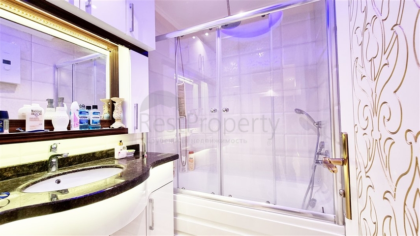 مجمع فاخر على البحر مباشرة - شقة غرفتين وصالة انيقة - محمودلار / الانيا 