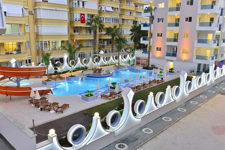 مجمع فاخر على البحر مباشرة - شقة غرفتين وصالة انيقة - محمودلار / الانيا 