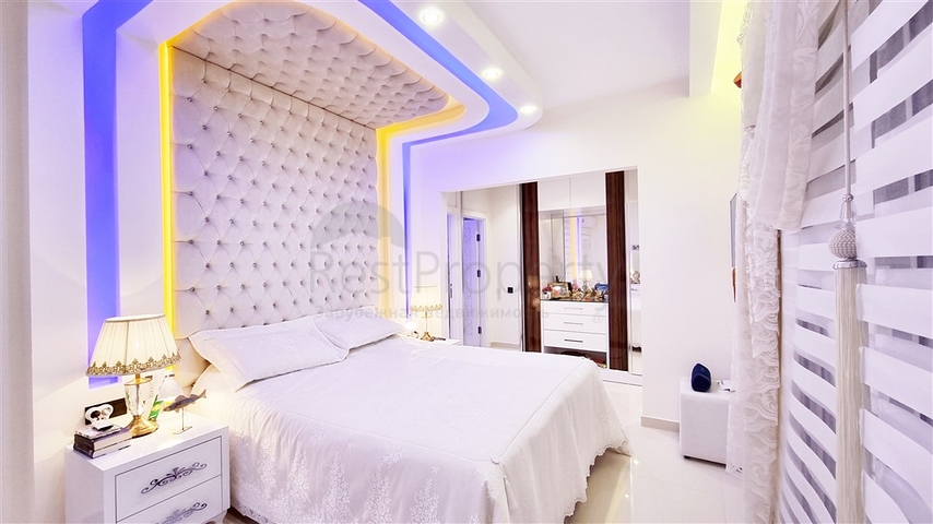 مجمع فاخر على البحر مباشرة - شقة غرفتين وصالة انيقة - محمودلار / الانيا 