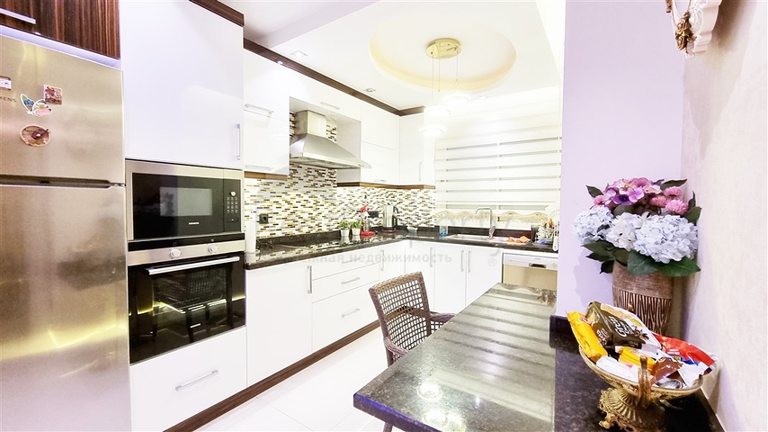 مجمع فاخر على البحر مباشرة - شقة غرفتين وصالة انيقة - محمودلار / الانيا 