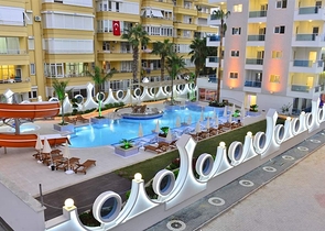 مجمع فاخر على البحر مباشرة - شقة غرفتين وصالة انيقة - محمودلار / الانيا 