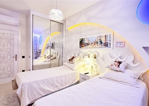 مجمع فاخر على البحر مباشرة - شقة غرفتين وصالة انيقة - محمودلار / الانيا 