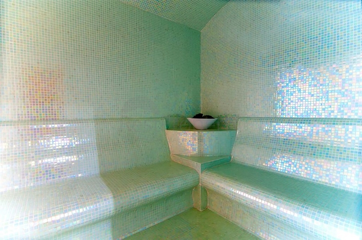 شقق للبيع في كاستل - غرفة وصالة ضمن مجمع يضم كافة الخدمات -كاستل / الانيا 