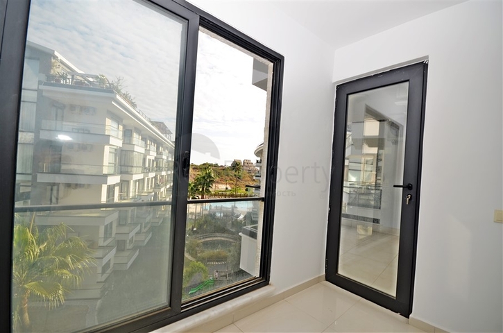 شقق للبيع في كاستل - غرفة وصالة ضمن مجمع يضم كافة الخدمات -كاستل / الانيا 