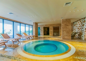 شقق للبيع في كاستل - غرفة وصالة ضمن مجمع يضم كافة الخدمات -كاستل / الانيا 