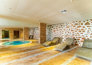 شقق للبيع في كاستل - غرفة وصالة ضمن مجمع يضم كافة الخدمات -كاستل / الانيا 