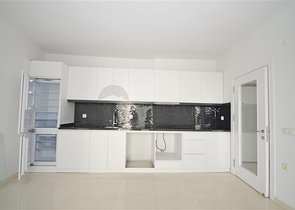 شقق للبيع في كاستل - غرفة وصالة ضمن مجمع يضم كافة الخدمات -كاستل / الانيا 