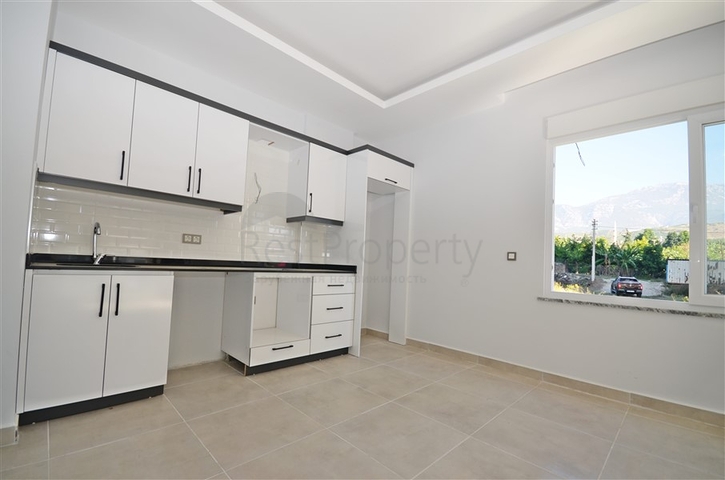 شقة غرفة وصالة ضمن مجمع جديد - في محمودلار / الانيا 