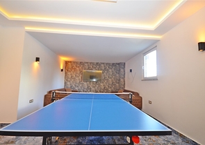 شقة غرفة وصالة ضمن مجمع جديد - في محمودلار / الانيا 