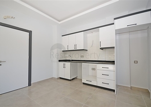 شقة غرفة وصالة ضمن مجمع جديد - في محمودلار / الانيا 