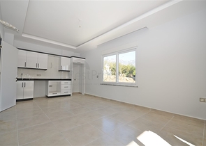 شقة غرفة وصالة ضمن مجمع جديد - في محمودلار / الانيا 