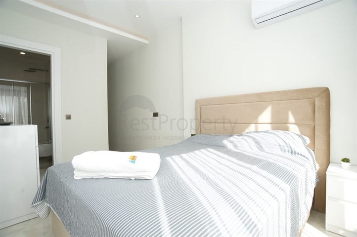 مجمع على البحر مباشرة - شقة دوبلكس غرفة وصالة مفروشة - في محمودلار / الانيا 