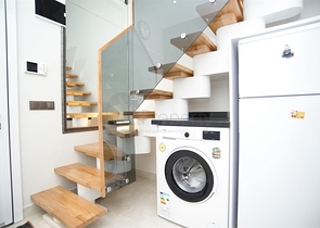 مجمع على البحر مباشرة - شقة دوبلكس غرفة وصالة مفروشة - في محمودلار / الانيا 