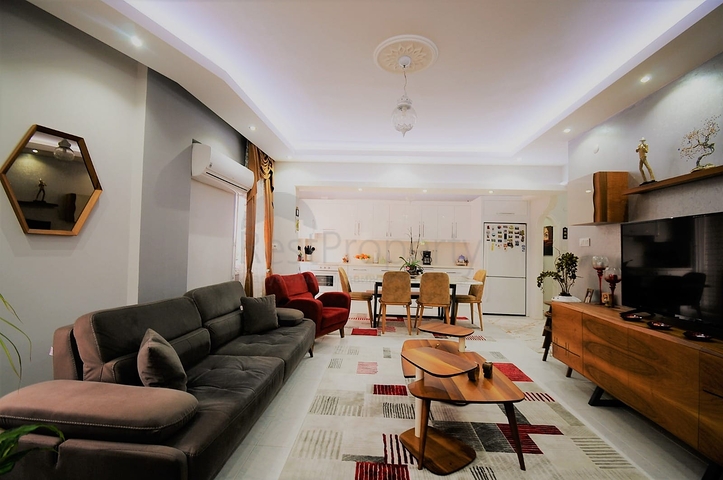 شقة واسعة في مركز الانيا - غرفتين وصالة مفروشة - الانيا سنتر 