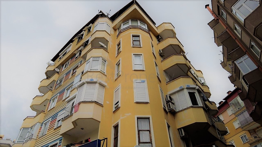 شقة واسعة في مركز الانيا - غرفتين وصالة مفروشة - الانيا سنتر 