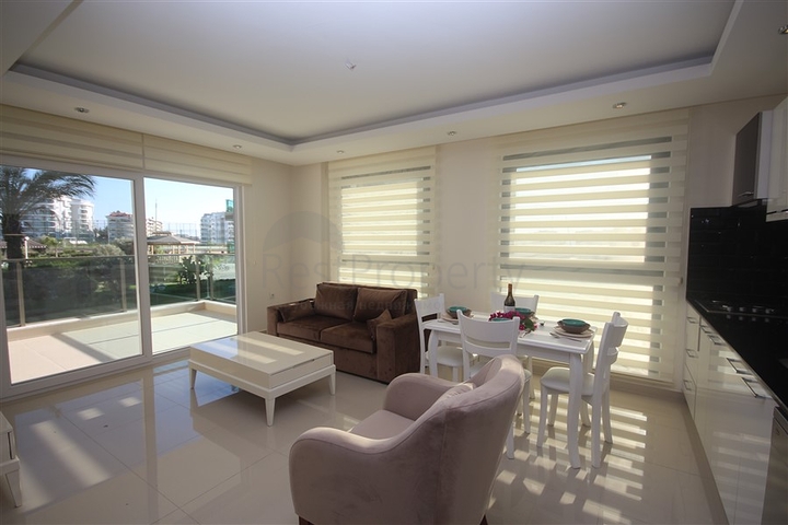 مجمع يضم خدمات 5 نجوم - شقة غرفة وصالة مفروشة -في افسلار / الانيا 