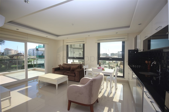 مجمع يضم خدمات 5 نجوم - شقة غرفة وصالة مفروشة -في افسلار / الانيا 