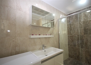 مجمع يضم خدمات 5 نجوم - شقة غرفة وصالة مفروشة -في افسلار / الانيا 