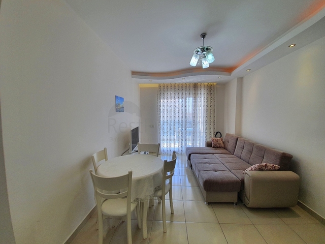 مجمع 5 نجوم - شقة غرفة وصالة مفروشة - في محمودلار / الانيا 