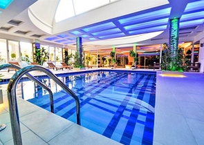 مجمع 5 نجوم - شقة غرفة وصالة مفروشة - في محمودلار / الانيا 