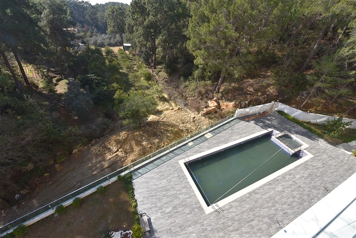 سعر اقتصادي - شقة مفروشة من تصميم غرفة نوم وصالة ضمن مجمع - في افسلار / الانيا 