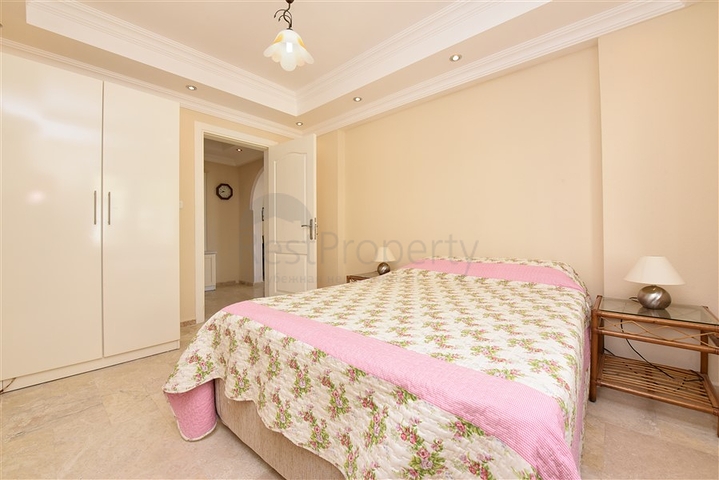 تراس واسع - شقة بسعر مناسب - تصميم غرفتين وصالة مفروشة - في افسلار / الانيا 