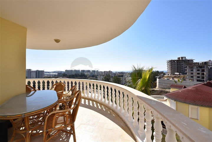 تراس واسع - شقة بسعر مناسب - تصميم غرفتين وصالة مفروشة - في افسلار / الانيا 