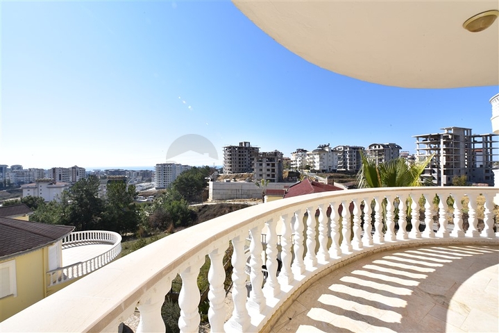 تراس واسع - شقة بسعر مناسب - تصميم غرفتين وصالة مفروشة - في افسلار / الانيا 