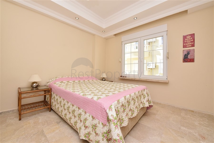 تراس واسع - شقة بسعر مناسب - تصميم غرفتين وصالة مفروشة - في افسلار / الانيا 