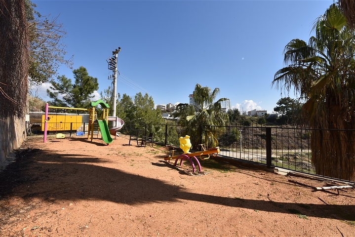 تراس واسع - شقة بسعر مناسب - تصميم غرفتين وصالة مفروشة - في افسلار / الانيا 