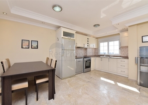 تراس واسع - شقة بسعر مناسب - تصميم غرفتين وصالة مفروشة - في افسلار / الانيا 