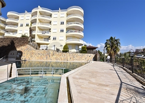 تراس واسع - شقة بسعر مناسب - تصميم غرفتين وصالة مفروشة - في افسلار / الانيا 